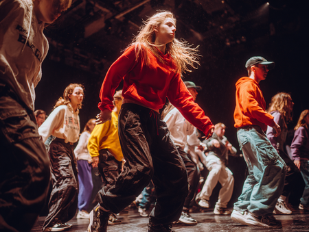 身体が固くてもOK！JAZZ HIPHOP前のストレッチ＆ウォームアップ｜NOAダンス教室【JAZZ HIPHOP】