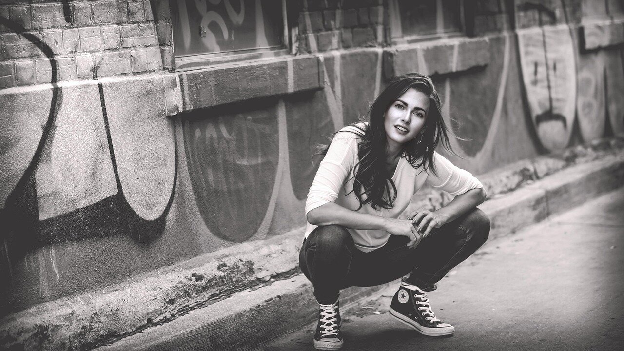 woman-3377839_1280.jpg