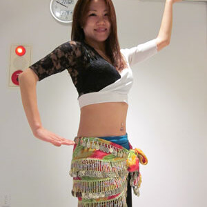 BELLYダンスでしか表現できない女性らしい動き（ライン）や表情がとても魅力的です！
